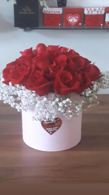 Box com 22 rosas vermelhas naturais